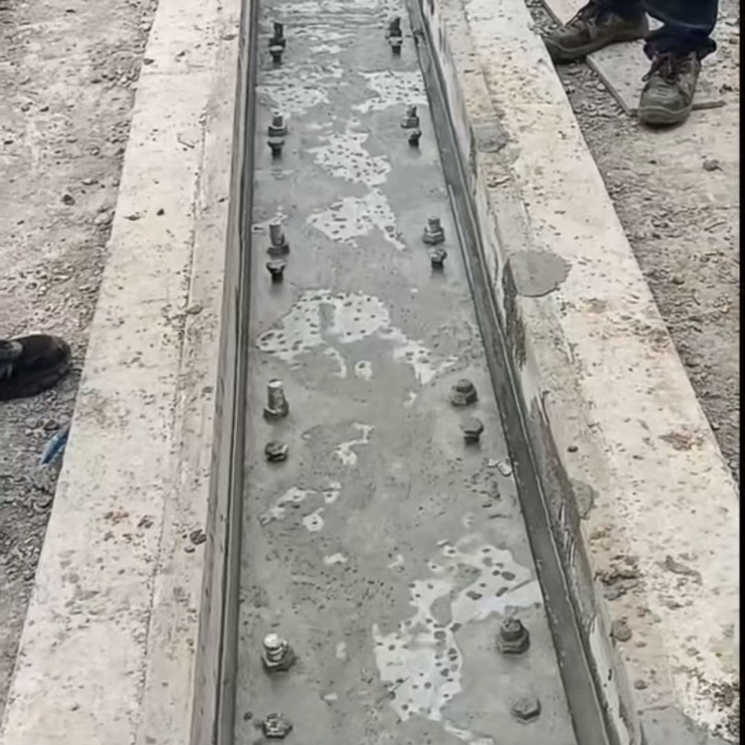 通榆港口码头起重机龙门吊重型机械设备稳固用早强快凝轨道胶泥